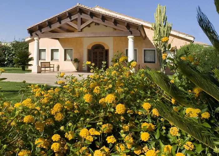 Lantana Resort Hotel&Apartments