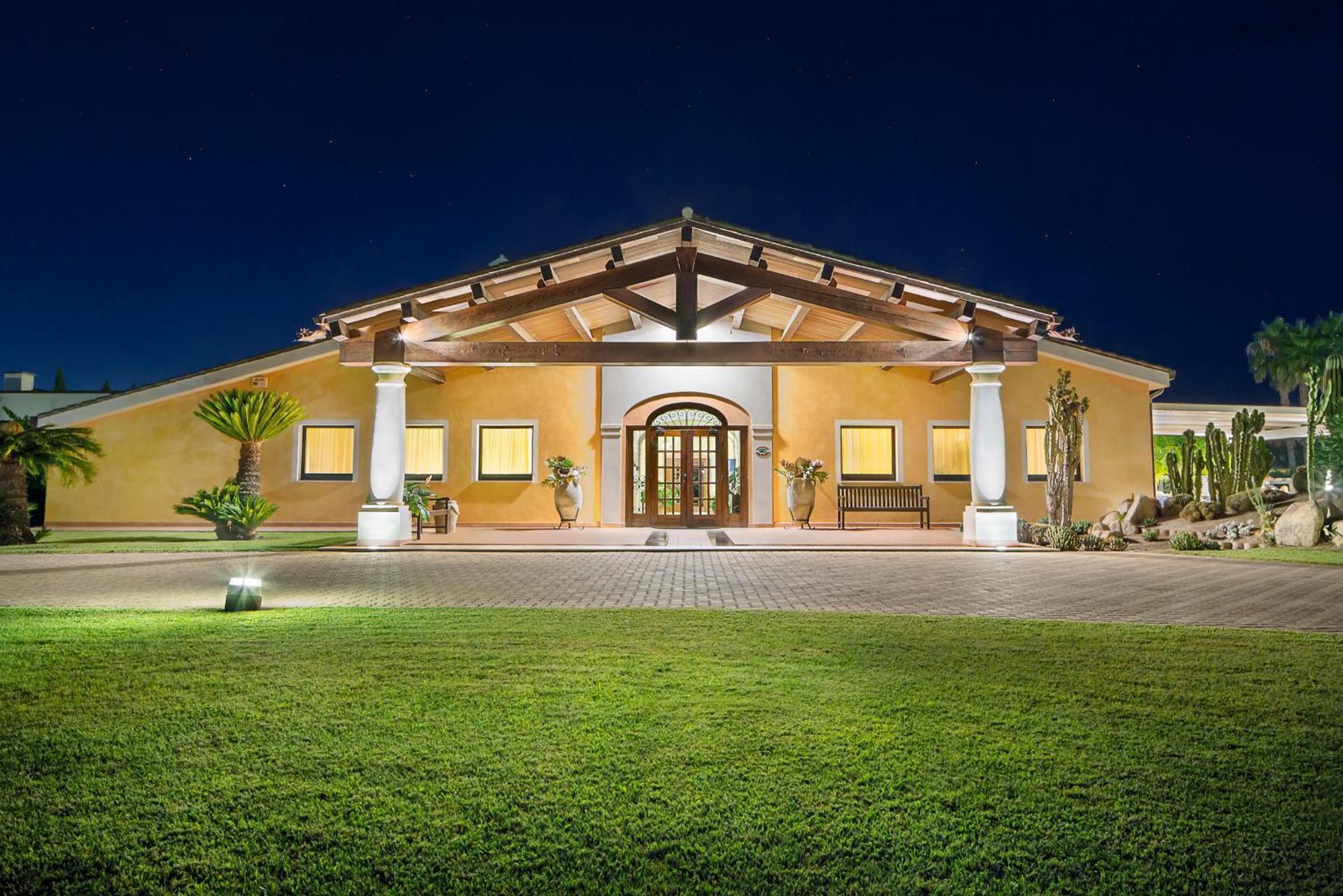 Lantana Hotel&apartments Hotel